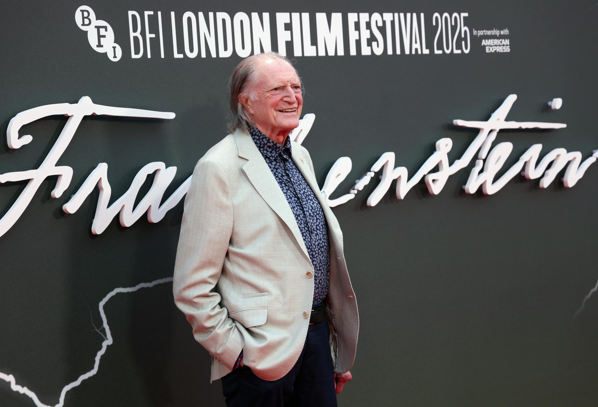 LONDON (United Kingdom), 13/10/2025.- British actor David Bradley poses on the red carpet during the gala screening of 'Frankenstein' as part of the BFI London Film Festival at Royal Festival Hall in London, Britain, 13 October 2025. The 69th edition of the annual film festival runs from 08 to 19 October 2025. (Cine, Cine, Reino Unido, Londres) EFE/EPA/ANDY RAIN