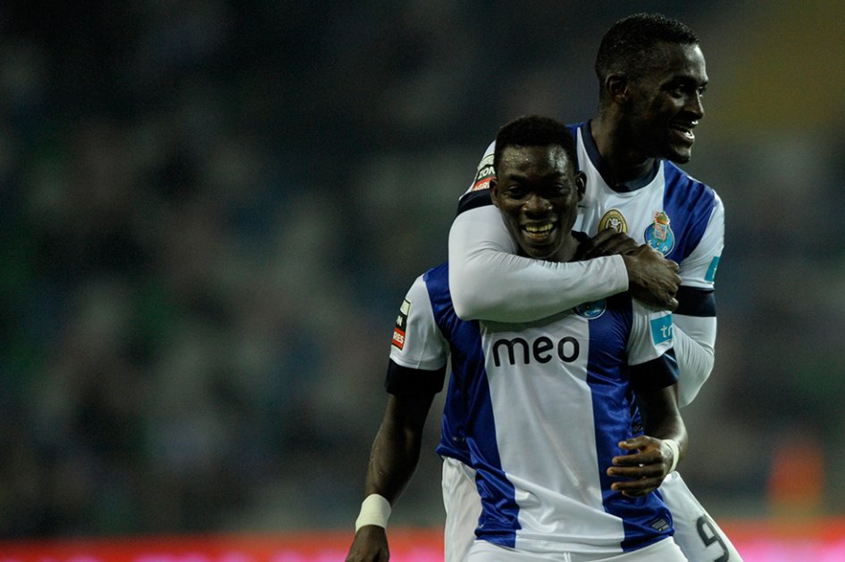 Con gol de Jackson Martínez Porto venció 2-0 a Beira Mar