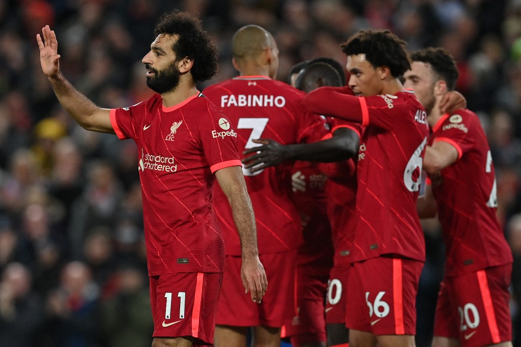Liverpool goleó al Arsenal y sigue a cuatro puntos de Chelsea