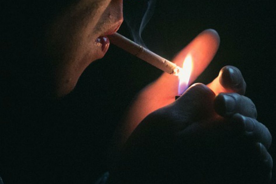 Fumar solo un cigarro al día también aumenta el riesgo de muerte prematura