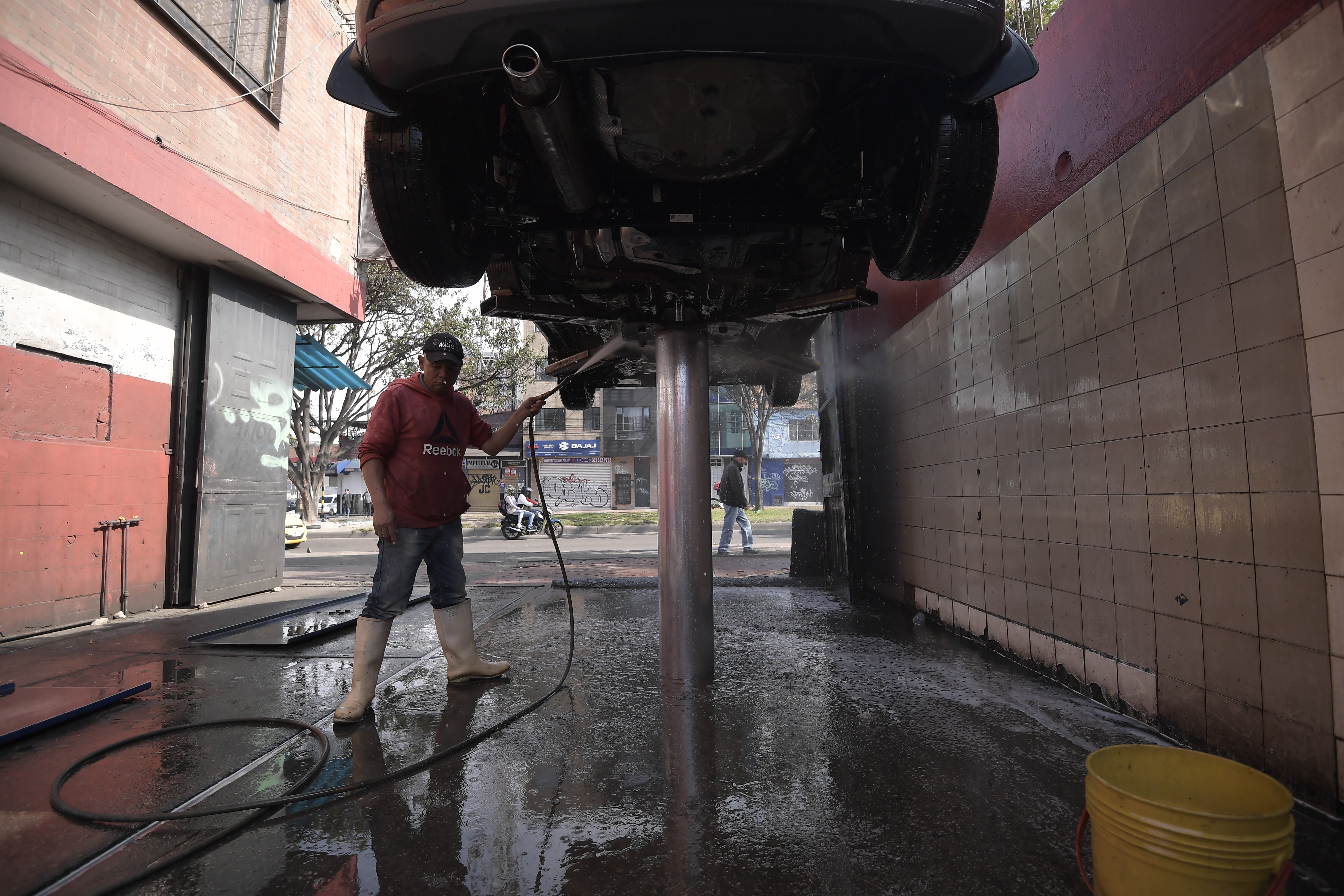 Homecenter suspende su servicio de autolavado para promover cuidado del agua
