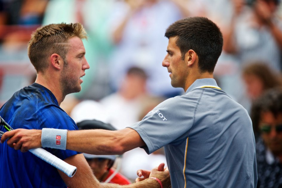 Novak Djokovic arrolla a Sock y se planta en los cuartos de Montreal