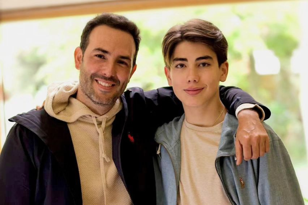 Sebastián Martínez termina enredado por travesura de su hijo: “No tiene qué hacer”
