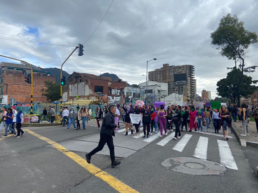 Manifestaciones de docentes y colectivos feministas en Bogotá