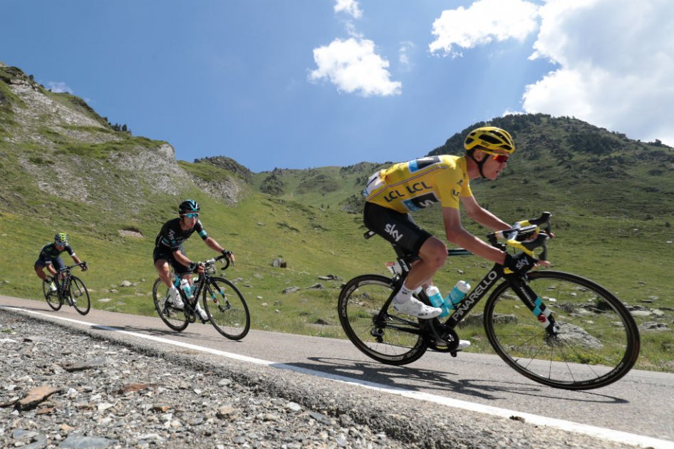 Chris Froome junto a Sergio Luis Henao y Nairo Quintana durante la etapa 9. Foto: AFP
