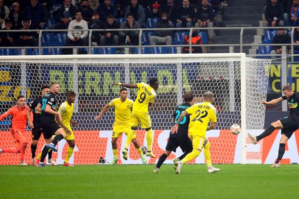 Con los colombianos de titulares, el Sheriff cayó ante el Inter