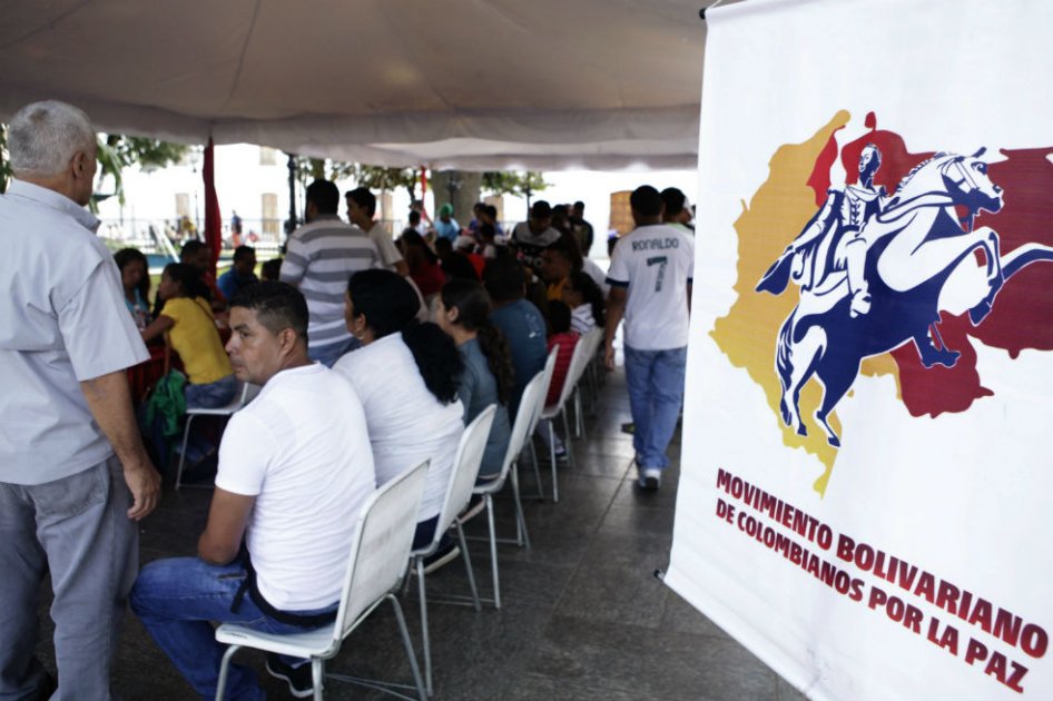 Casi 200.000 colombianos residentes en Venezuela atienden llamado a registro
