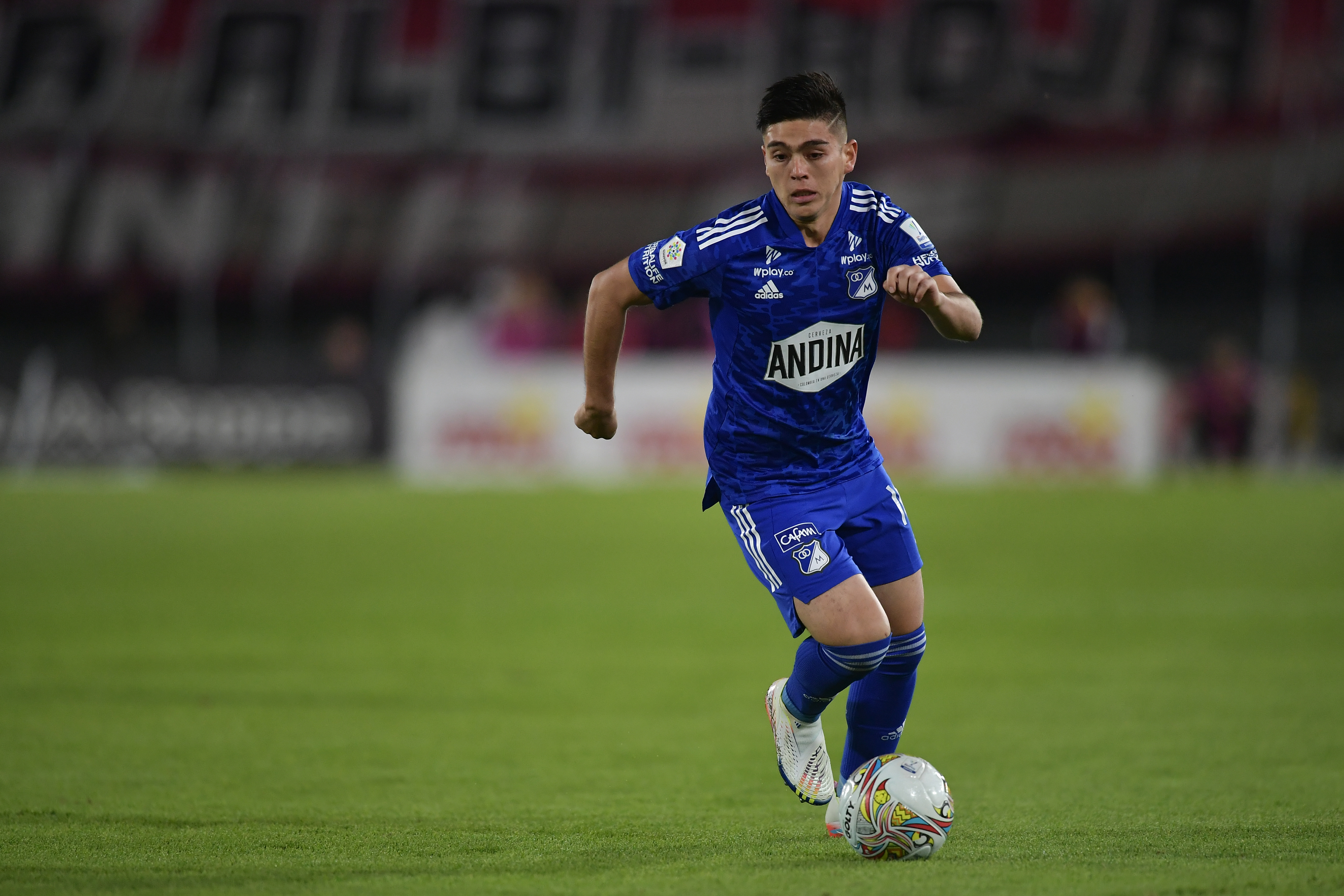 Oficial: Daniel Ruiz deja Millonarios y es nuevo jugador del Santos de Brasil