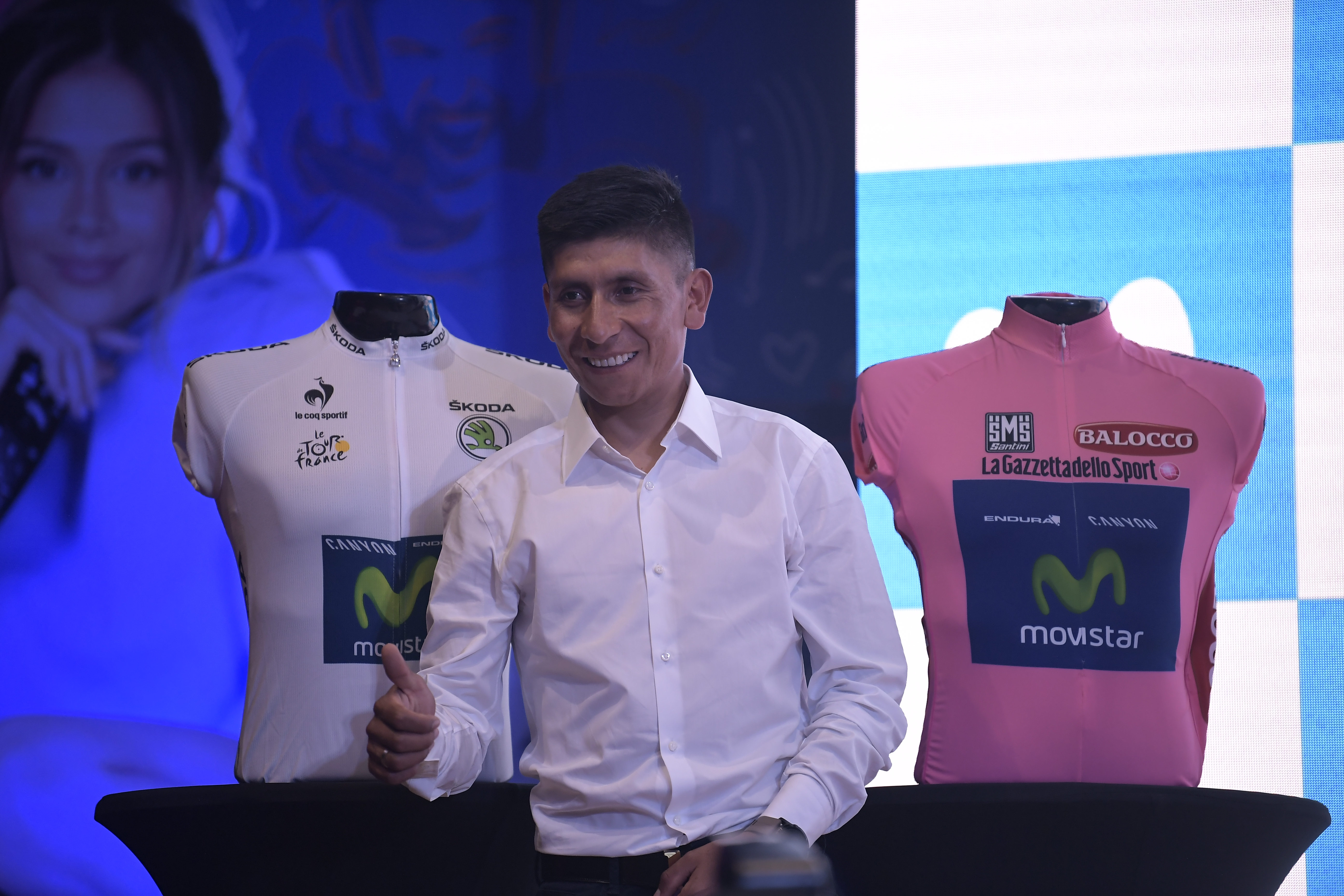 Ciclista colombiano en rueda de prensa, anunciando su regreso al equipo Movistar Team.