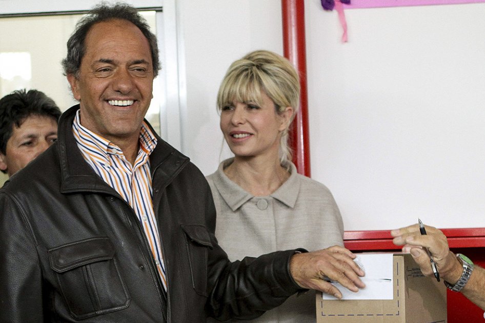 Primeros sondeos de presidenciales en Argentina dan ventaja a Scioli