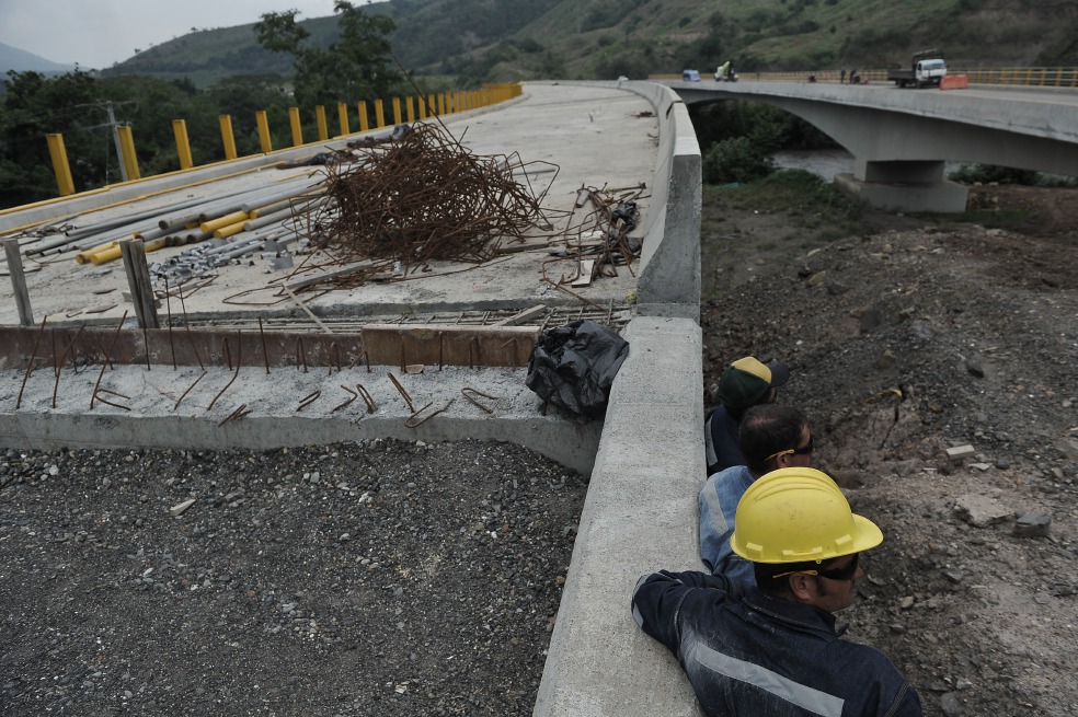 En EE.UU. Odebrecht reconoce sobornos, en Colombia reclama $1 billón