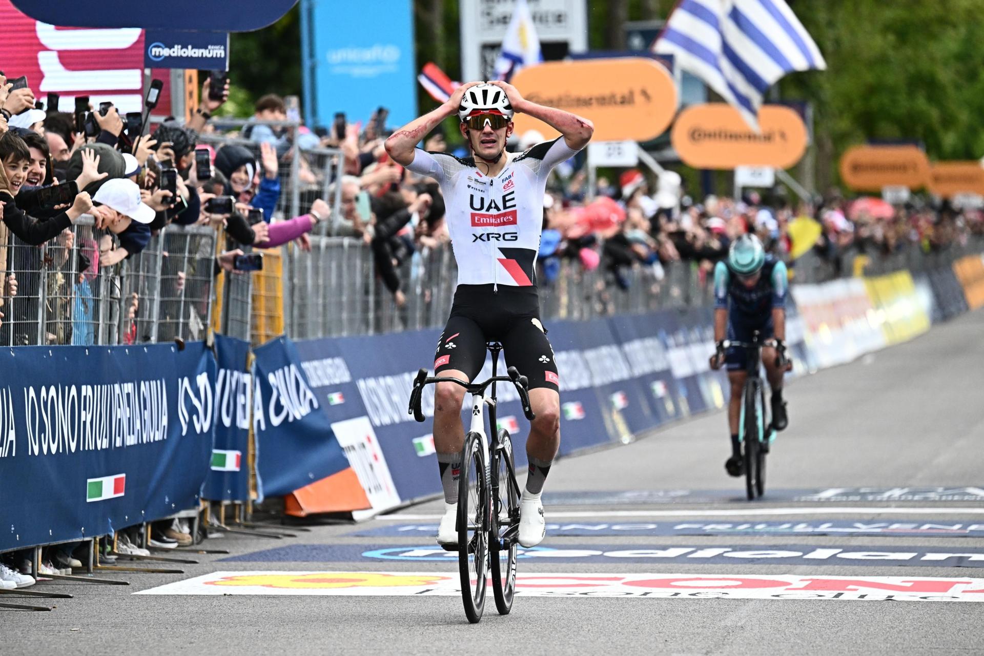 Potenza (Italy), 13/05/2026.- Spanish rider Igor Arrieta of UAE Team Emirates XRG celebrates winning the 5th stage of the 109th Giro d'Italia cycling race over 203 km from Praia a Mare to Potenza, Italy, 13 May 2026. (Ciclismo, Italia) EFE/EPA/LUCA ZENNARO