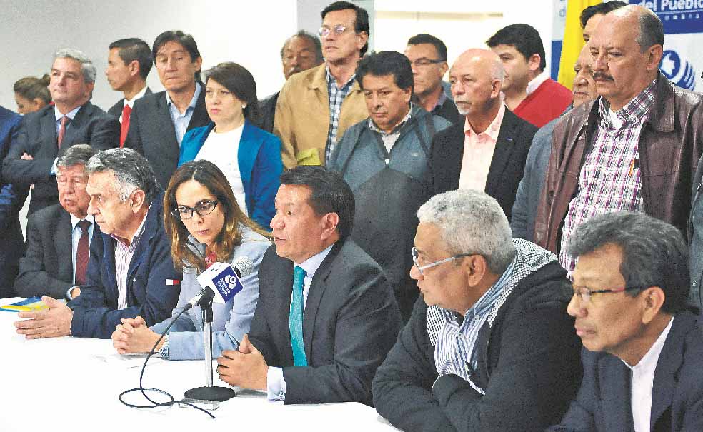 El Ministerio de Educación y Fecode llegaron a un acuerdo que puso fin al paro de maestros. /Defensoría del Pueblo