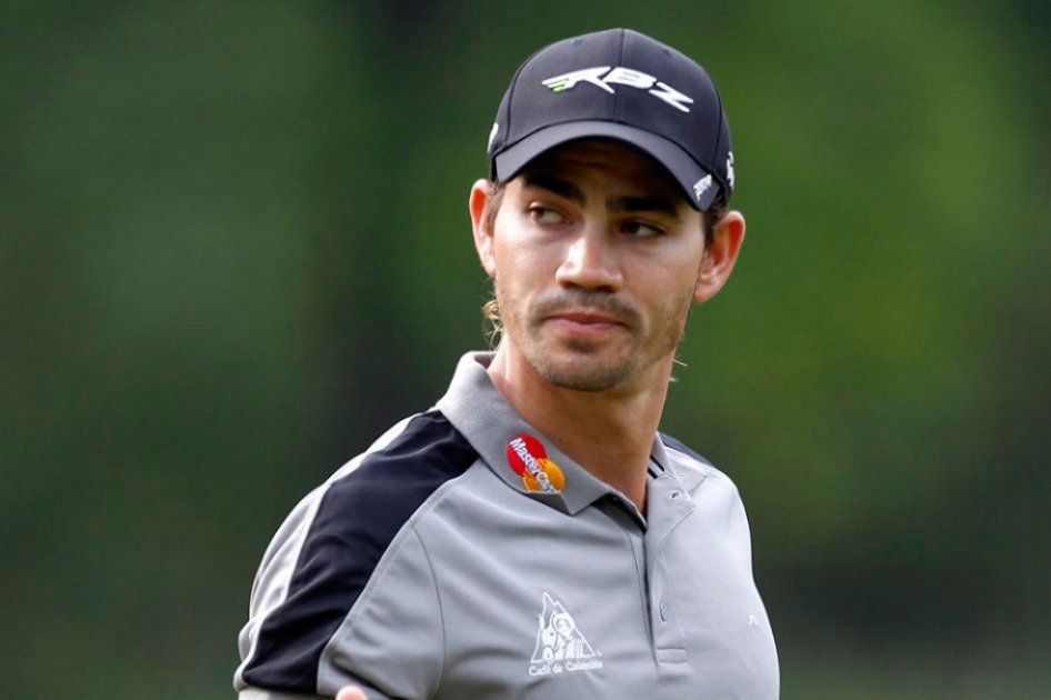 Villegas no pasó el corte por un golpe en el Pebble Beach