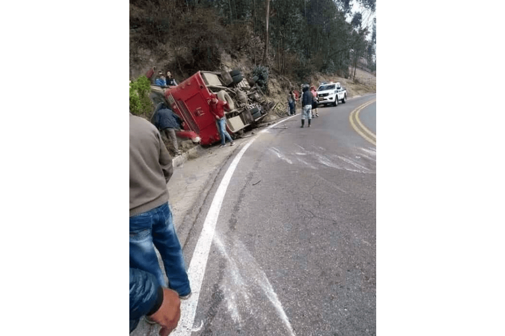 Accidente de bus dejó un muerto y 19 heridos en vía Sogamoso-Aquitania, en Boyacá