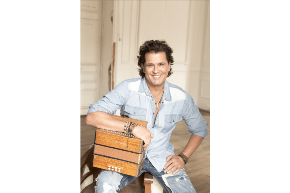 Carlos Vives recibirá el Premio BRAVO al Liderazgo de Impacto Social