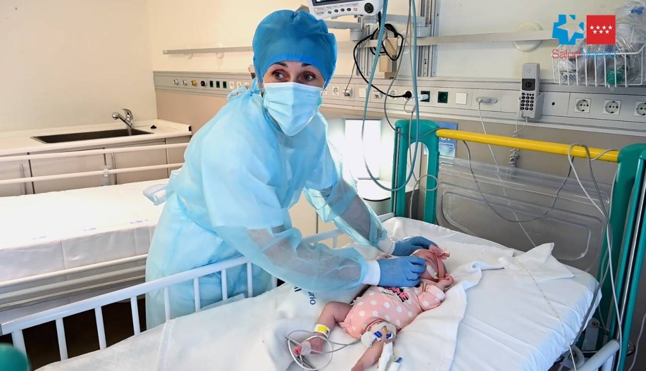 Realizan el primer trasplante de un corazón parado a una bebé