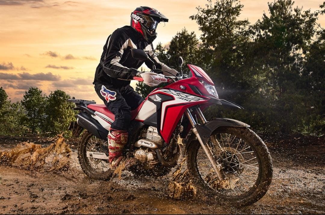 Moto off-road Honda XRE 300