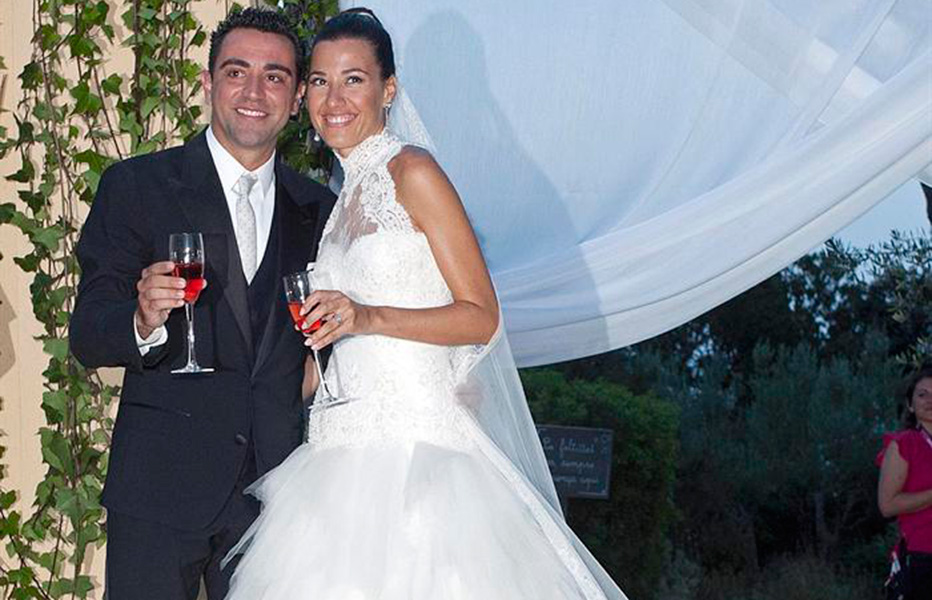 El jugador del Barcelona F.C Xavi Hernández se casó con su novia Nuria Cunillera