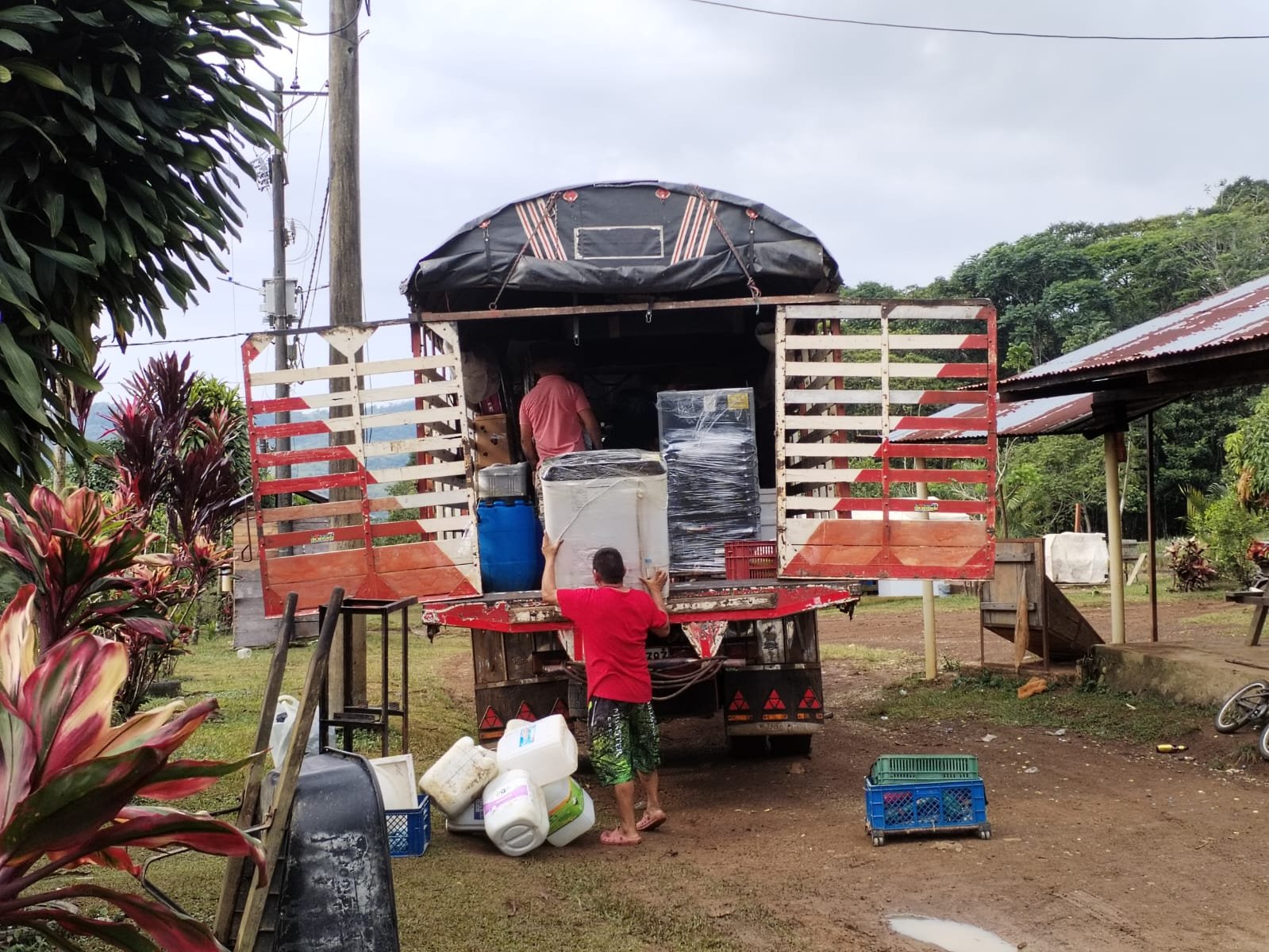 Casi 30 familias de exFARC salieron desplazadas de Mesetas por amenazas de disidencias