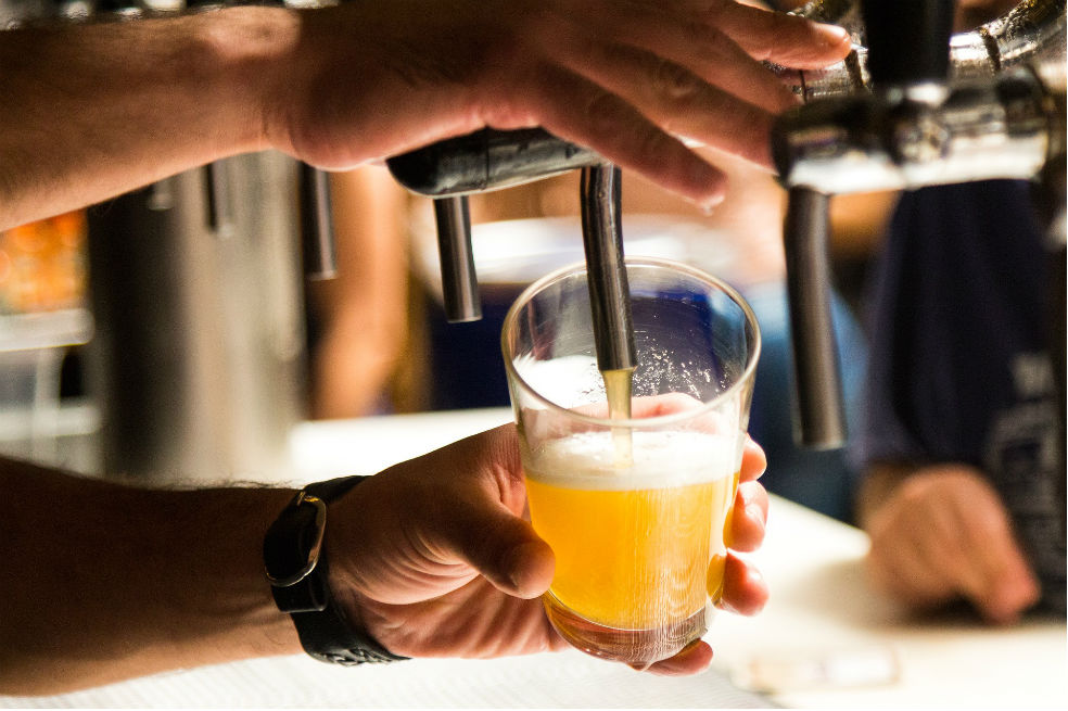 Colombia, el tercer país que más toma cerveza en la región