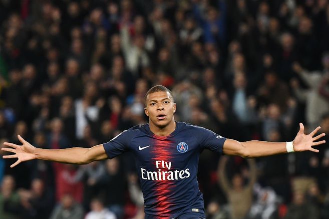 Kylian Mbappé sí estará contra el Atalanta de Zapata y Muriel