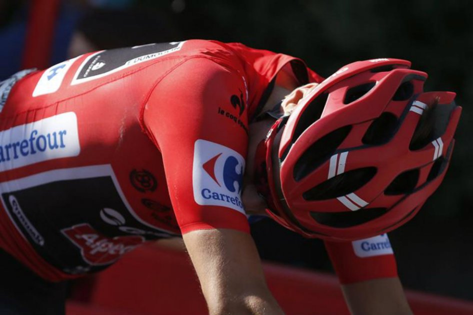 El ciclista holandes del equipo Giant, Tom Dumoulin, a su llegada a la meta. EFE