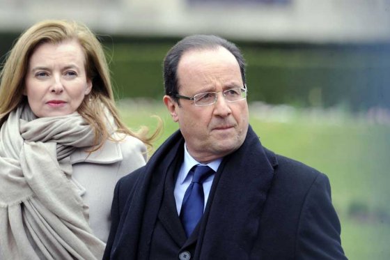 Hollande oficializa su separación con la primera dama