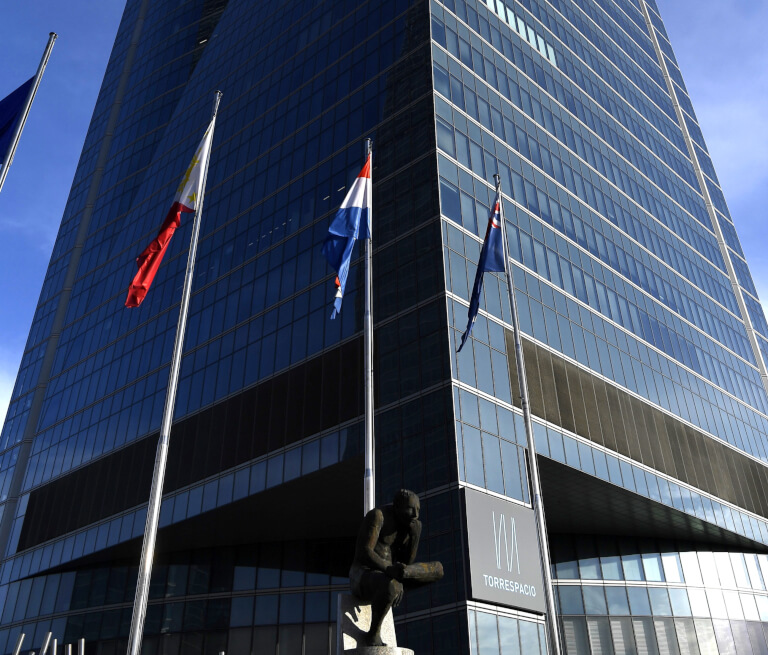 Desalojan edificio Torre Espacio, en Madrid, por falsa amenaza de bomba