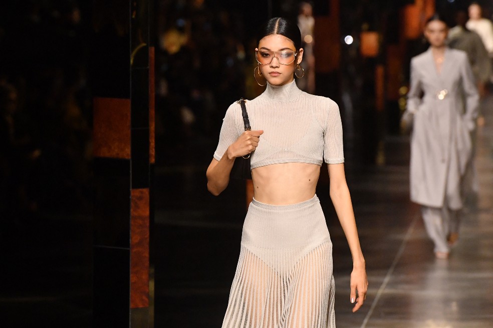 Con la elegancia disco de Fendi arranca la Semana de la Moda de Milán