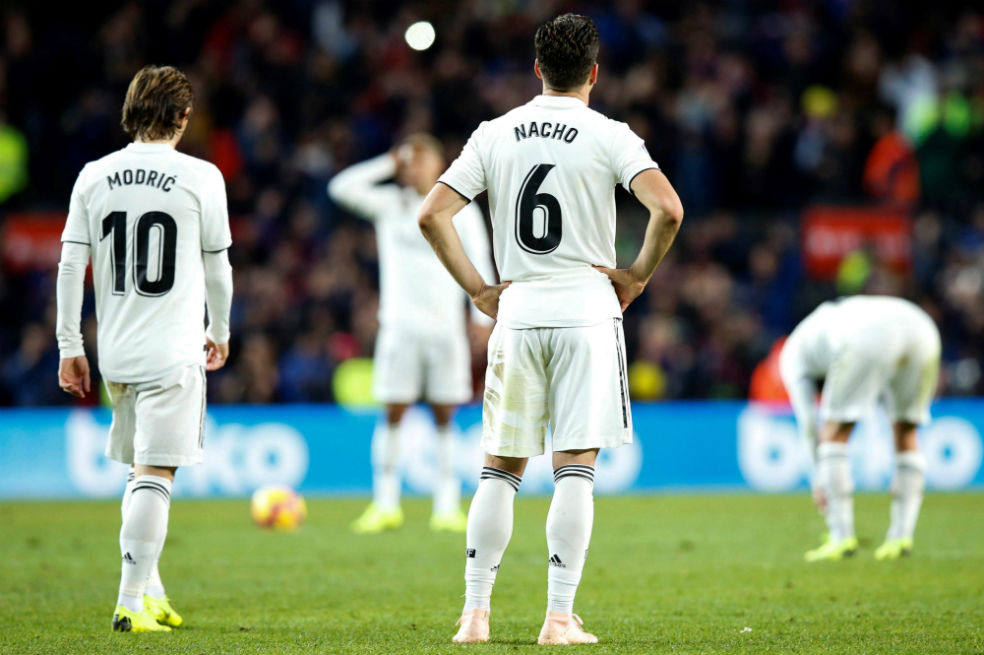 Tristeza, amargura: las caras largas del Real Madrid en el Camp Nou