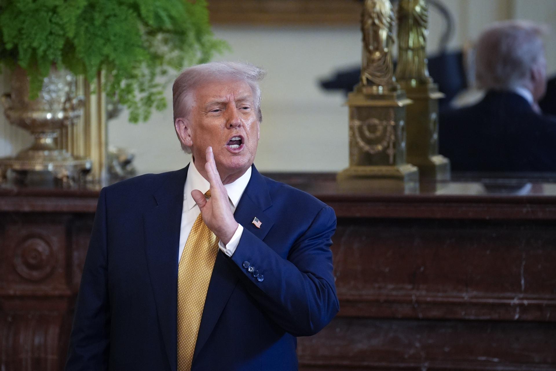 Caso Epstein: Trump intensifica sus ataques contra Obama y Clinton