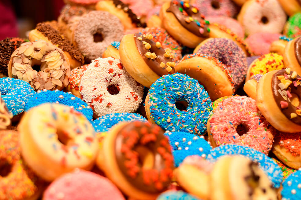 ¿Por qué preferimos comer alimentos con más calorías tras una noche de insomnio?