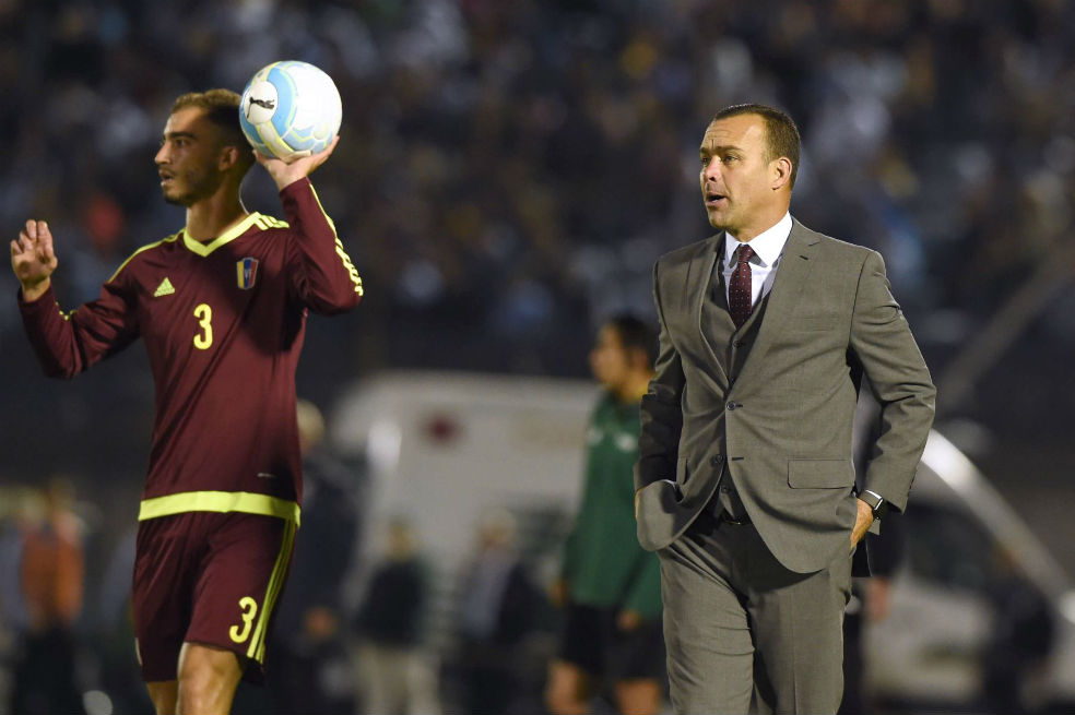 Con 16 jugadores, Venezuela inició preparación para el partido contra Colombia