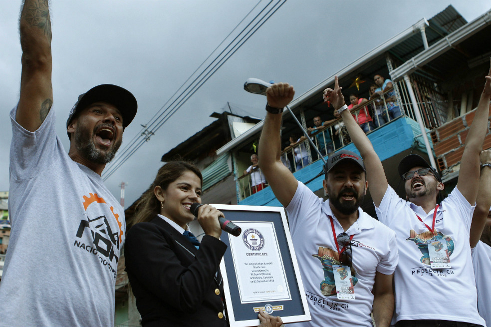 Colombia logra récord Guinness con la carrera de downhill urbana más larga