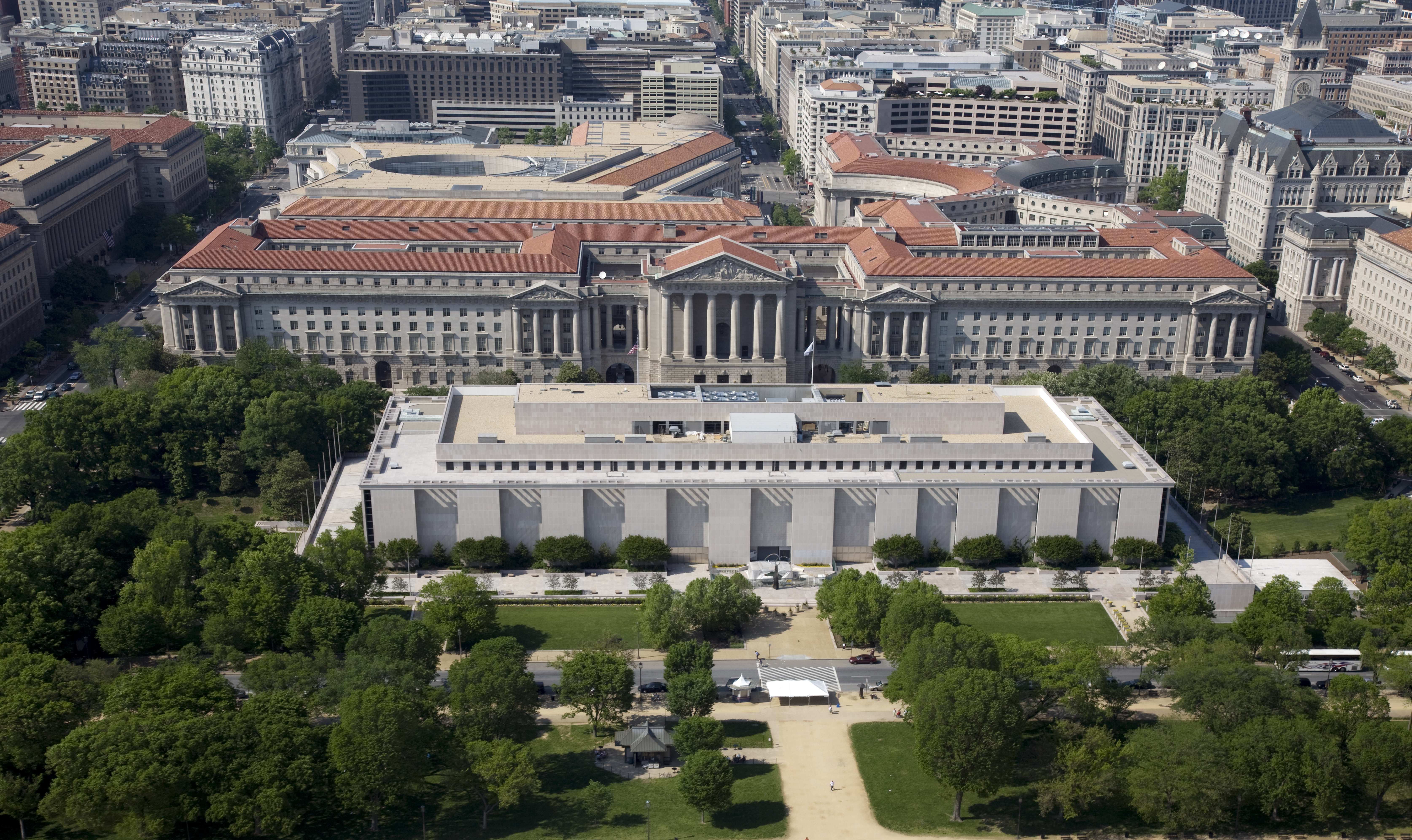 Reconocido museo de EE. UU. borra los dos intentos de destitución de Trump