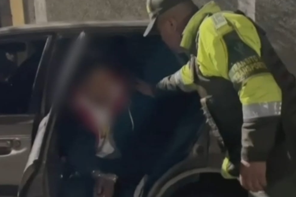 Policía encontró a joven amarrado dentro de un carro durante un retén en Pasto