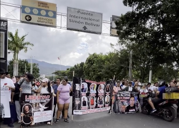 Familiares de colombianos presos en Venezuela bloquearon paso en zona fronteriza