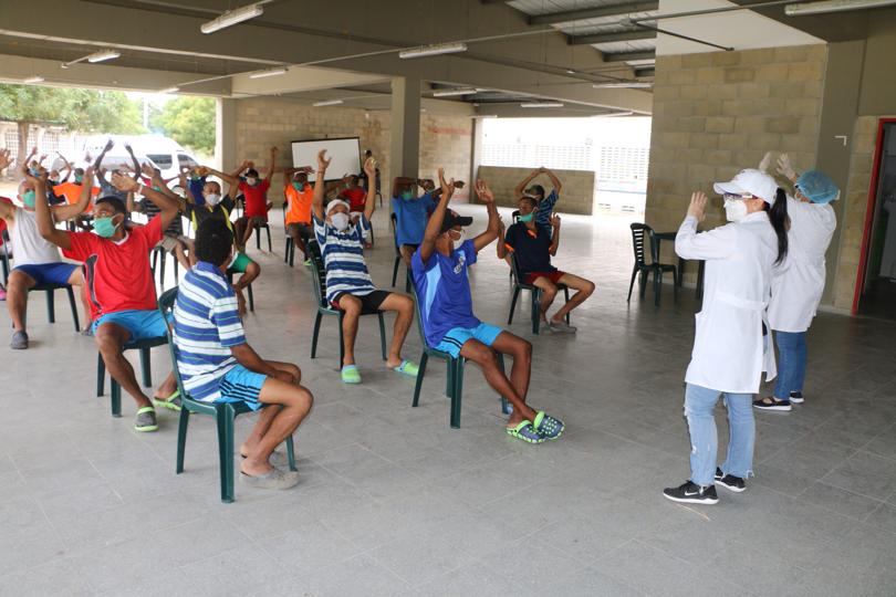 Actividades con los habitantes de la calle en las instalaciones del colegio Nacional.CortesíaTambién le puede interesar:Diez cosas que dejó este Jueves Santo el coronavirus