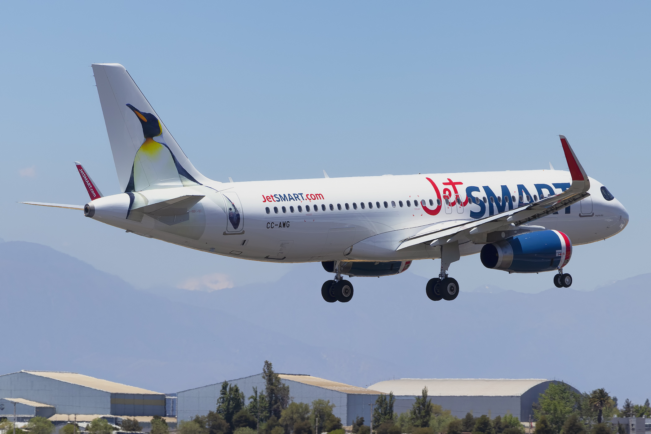 JetSMART recibió aprobación para certificarse como aerolínea comercial en Colombia