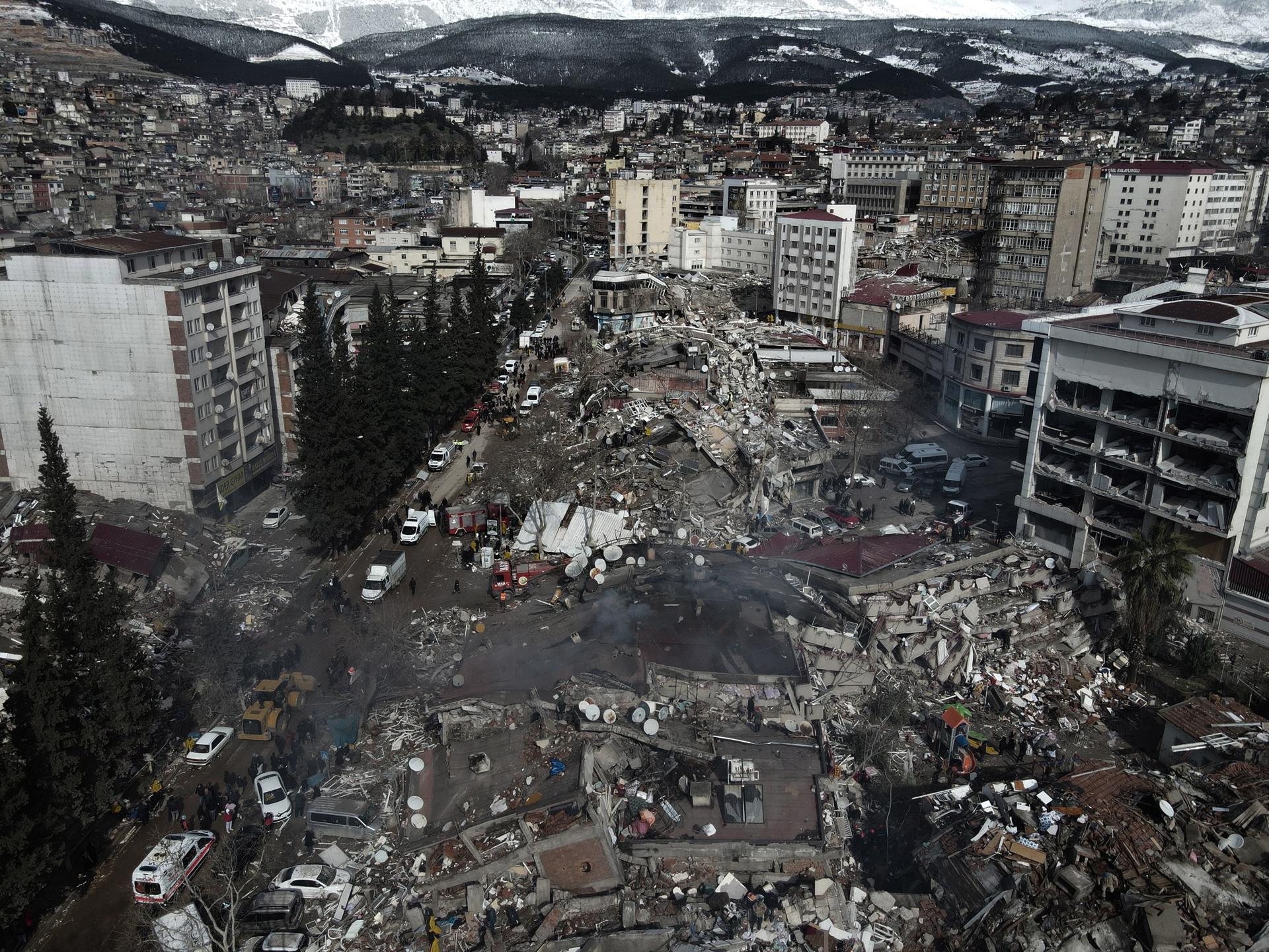 Terremoto en Turquía: con más de 7.000 muertos se decreta estado de emergencia