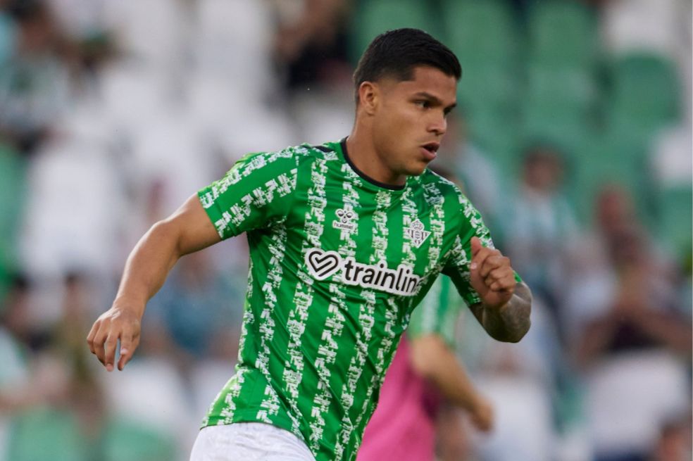 Cucho Hernández, ilusionado con la consagración del Betis en la Conference League
