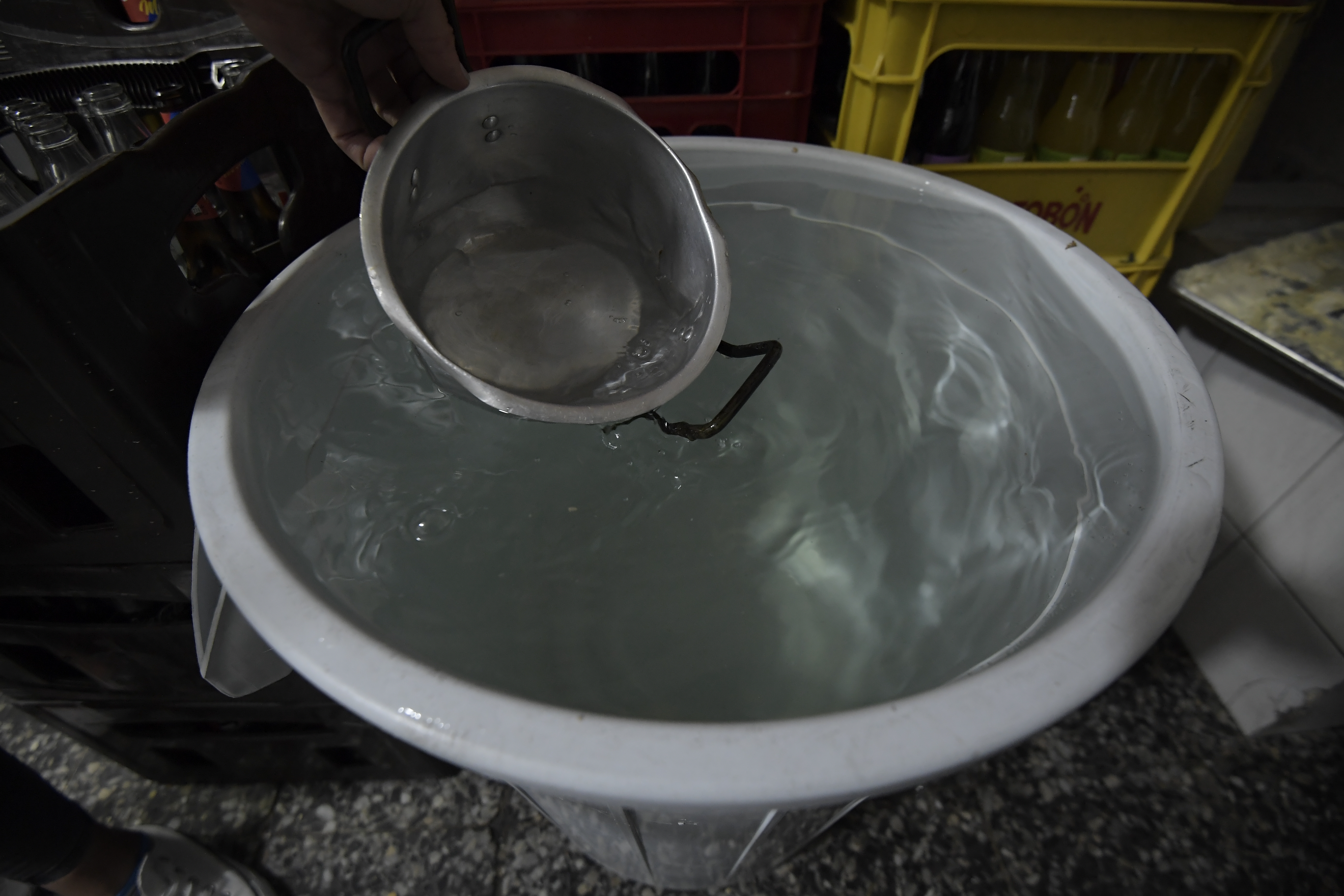 Comienza racionamiento de agua en Medellín: estos son los barrios con cortes este lunes