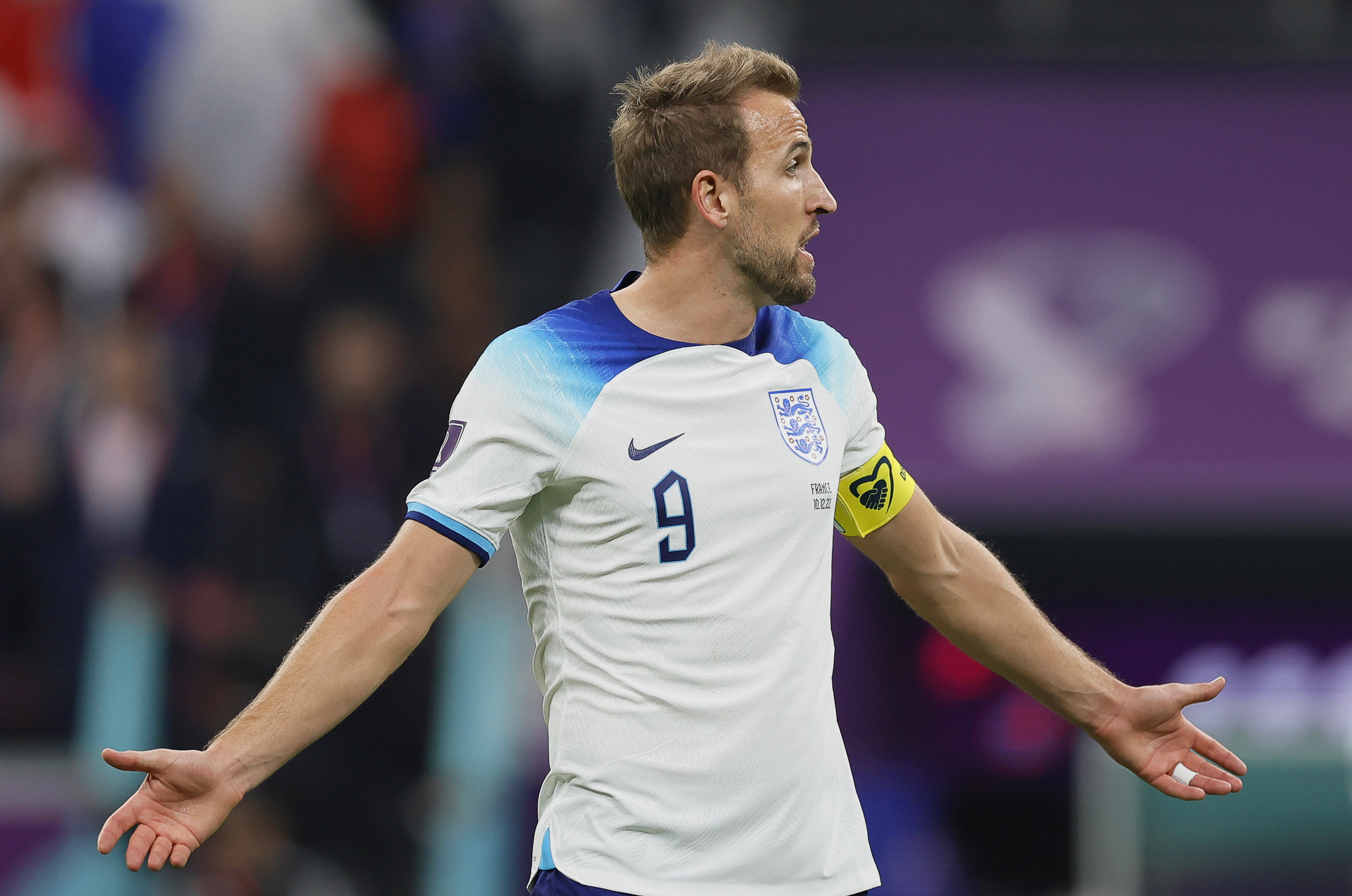 Al Khor (Qatar), 10/12/2022.- Harry Kane of England reacts during the FIFA World Cup 2022 quarter final soccer match between England and France at Al Bayt Stadium in Al Khor, Qatar, 10 December 2022. (Mundial de Fútbol, Francia, Catar) EFE/EPA/Ronald Wittek