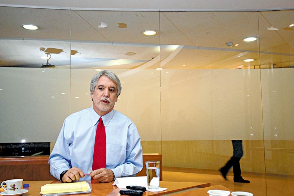 Enrique Peñalosa anuncia intención de buscar la Presidencia en 2014