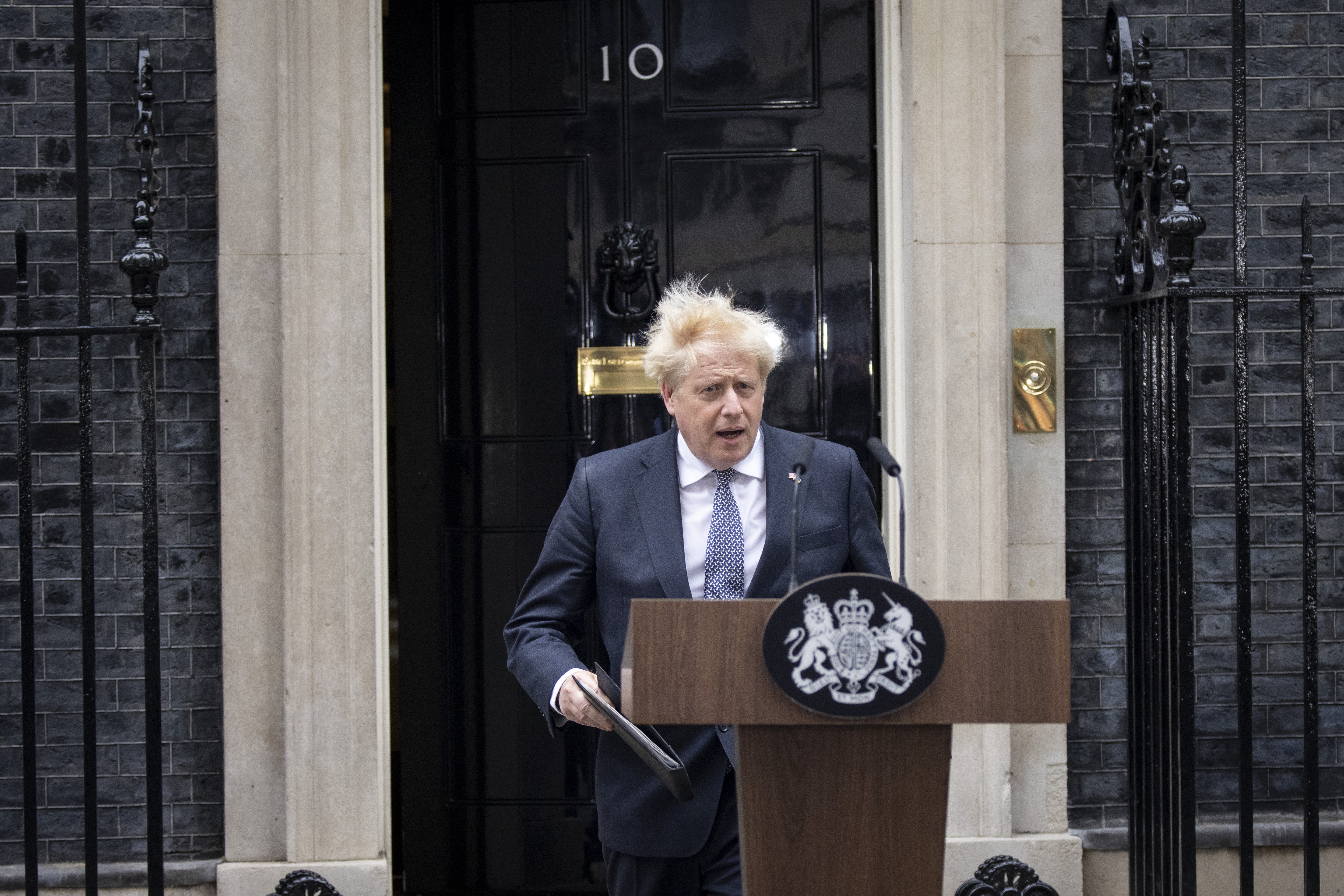 Oposición a Boris Johnson presenta moción de censura para sacarlo del poder