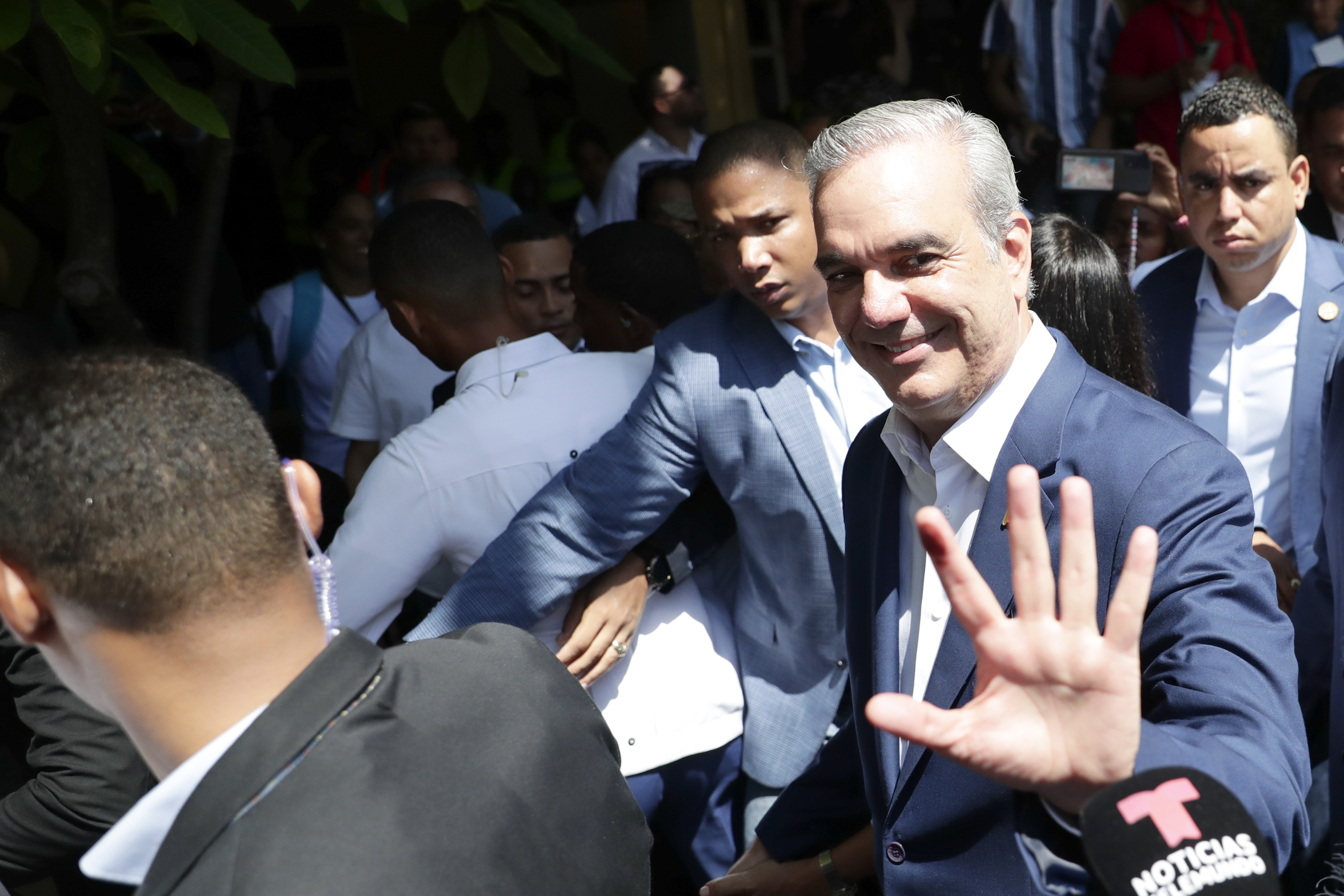 República Dominicana reelige al presidente que propone el muro “anti-Haití”