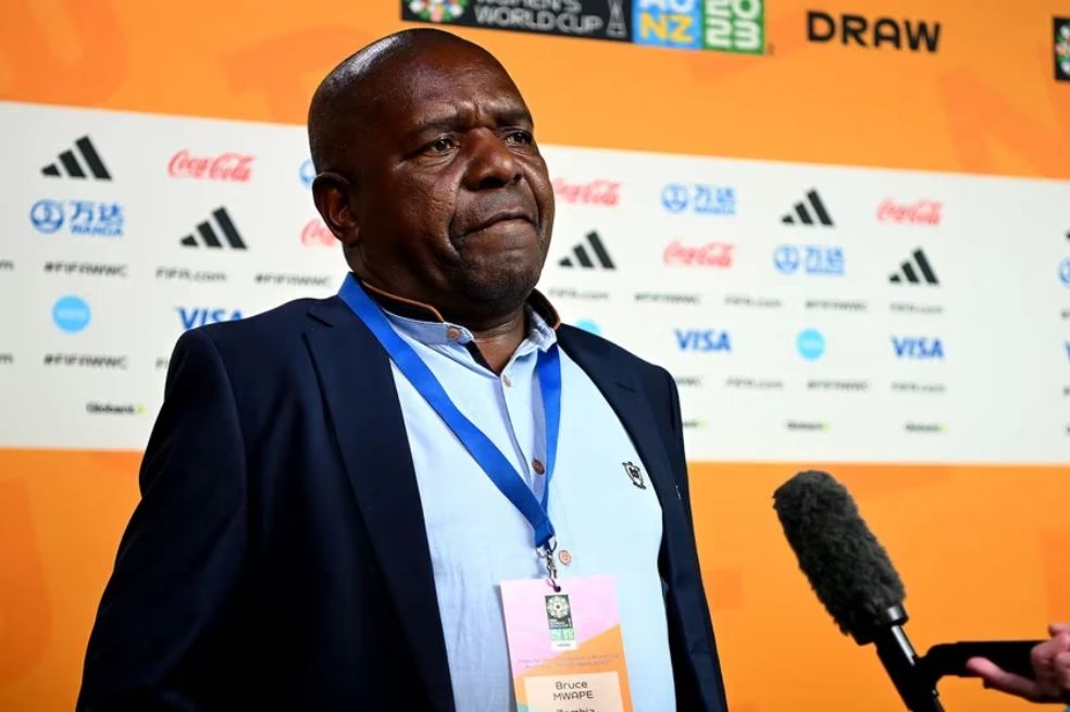 Bruce Mwape, entrenador de Zambia