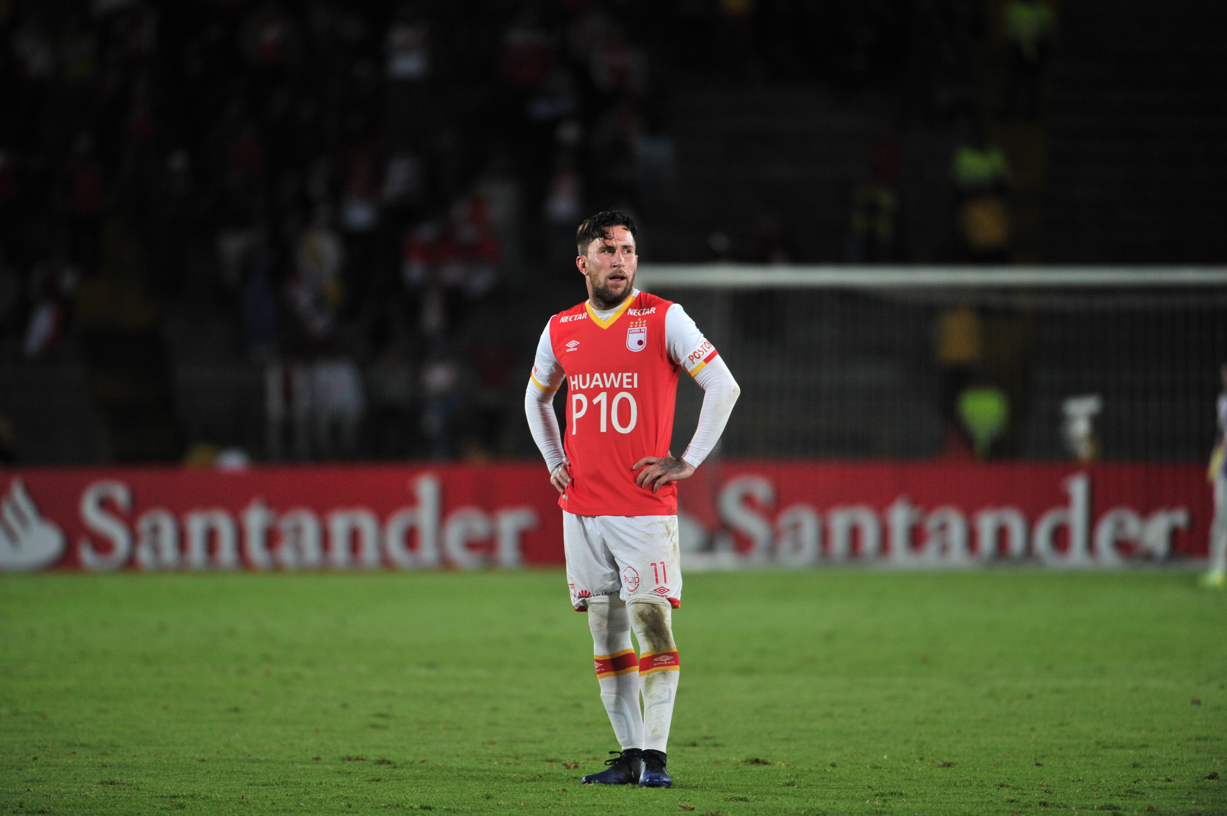 Futbolista argentino que juega como volante de Santa Fe, en el partido ante Strongest de Bolivia por la Copa Libertadores 2017.