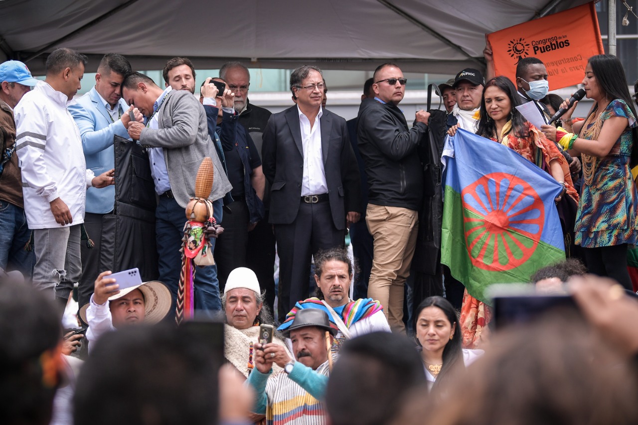 En imágenes: conozca cómo se vivió la posesión espiritual de Petro y Márquez